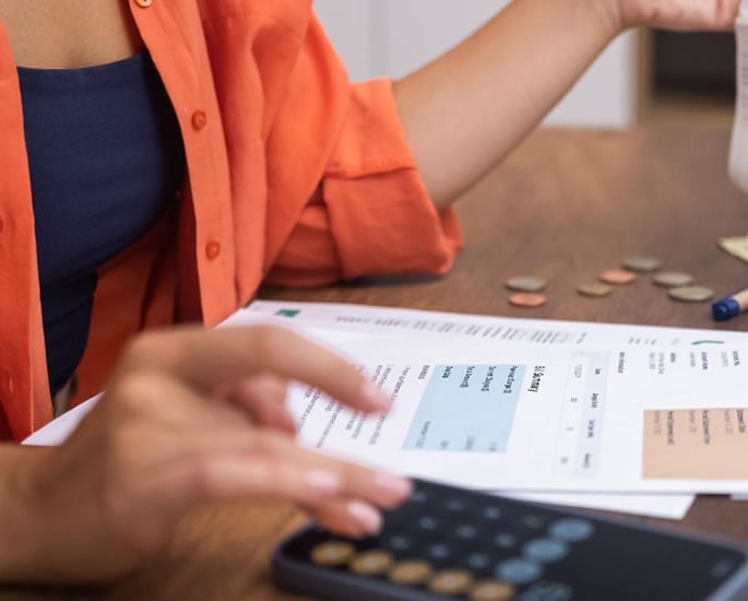 10 Last-Minute Money Tips for Students - bills