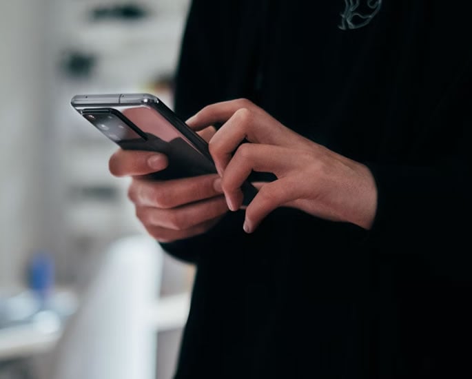 10 Last-Minute Money Tips for Students - phone