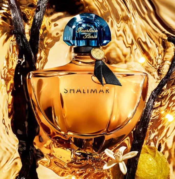 7 Best Perfumes for Autumn 2025 to Elevate Your Scent Game 2