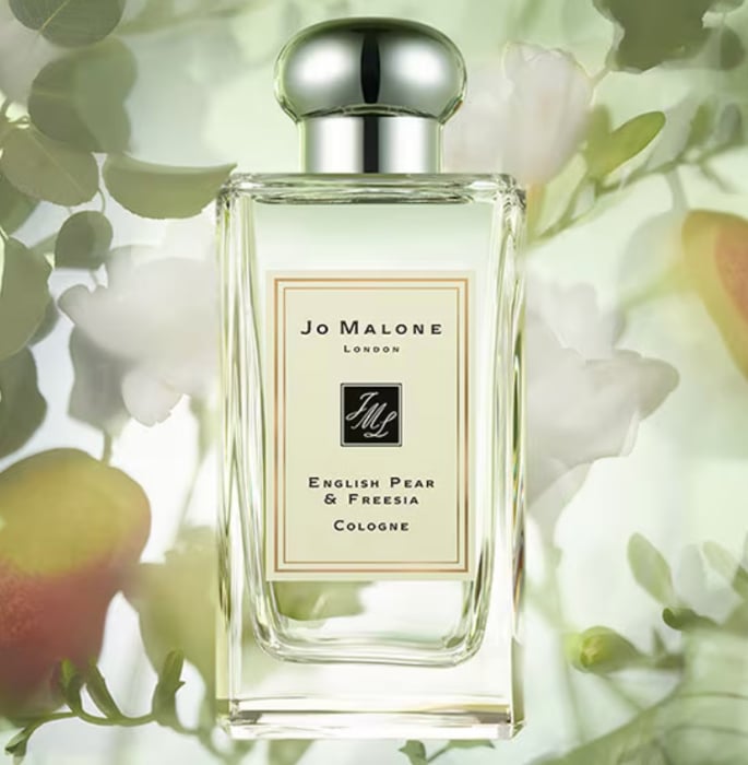 7 Best Perfumes for Autumn 2025 to Elevate Your Scent Game 4