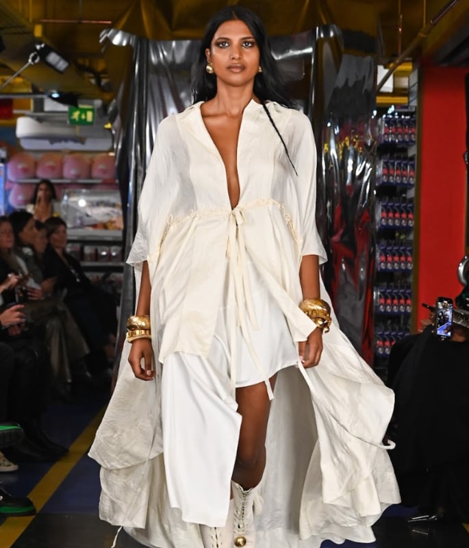 Anamika Khanna’s AK_OK makes Dazzling Debut at LFW 4