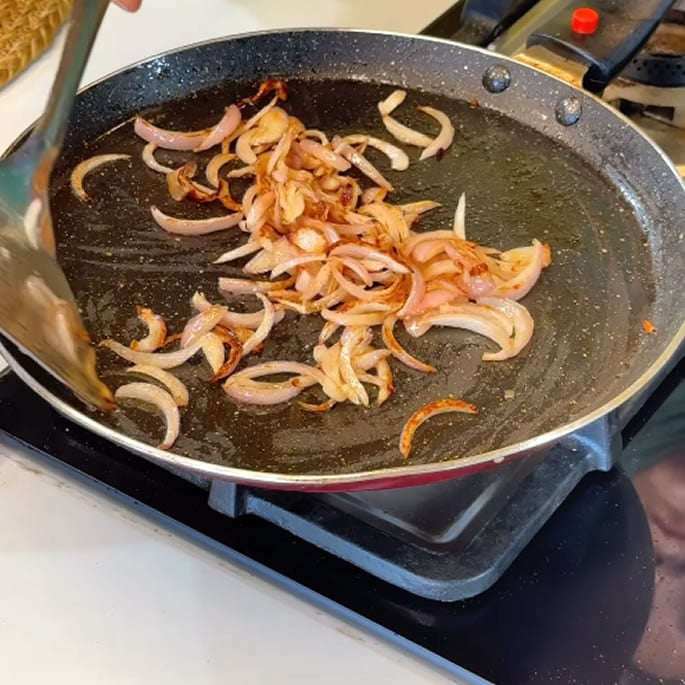How to Make the Viral Paratha Burger 3