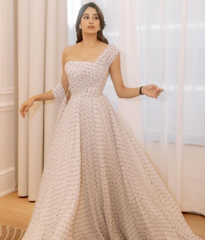 Janhvi Kapoor stuns in Custom Miu Miu Gown at TIFF 2025 2