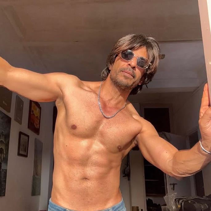 Meet SRK's Highest-Paid Lookalike Ibrahim Qadri