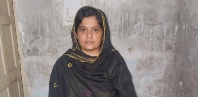 Pakistani TikTok Star Arrested over Honey Trap Scandal f