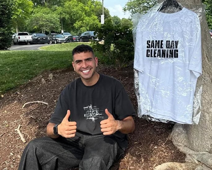 "Same Day Cleaning" di Sammy Virji riporta in auge il garage nel Regno Unito - high