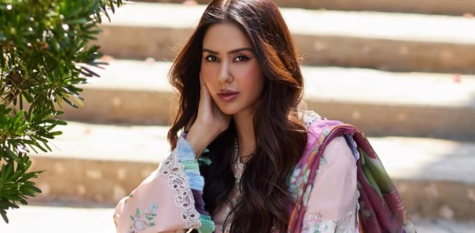 Sonam Bajwa calls for Relief Efforts amid Punjab Floods F