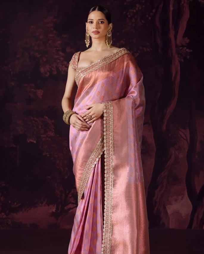 10 Styling Tricks to Look Instantly Toned in a Saree 