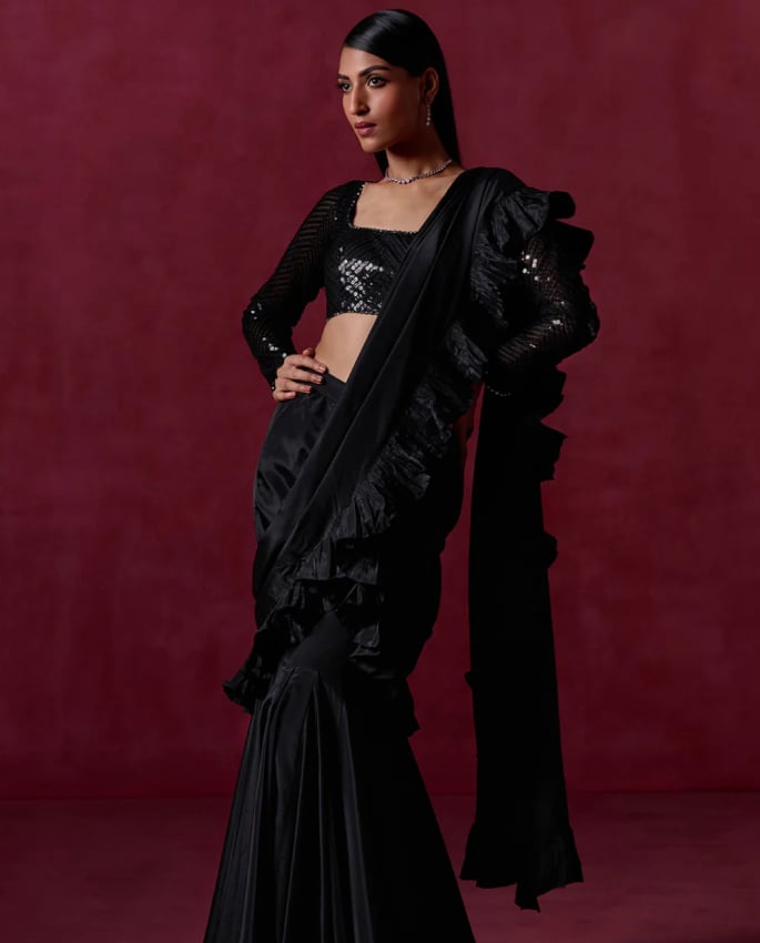 10 Styling Tricks to Look Instantly Toned in a Saree 