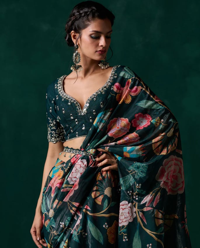 10 Styling Tricks to Look Instantly Toned in a Saree 