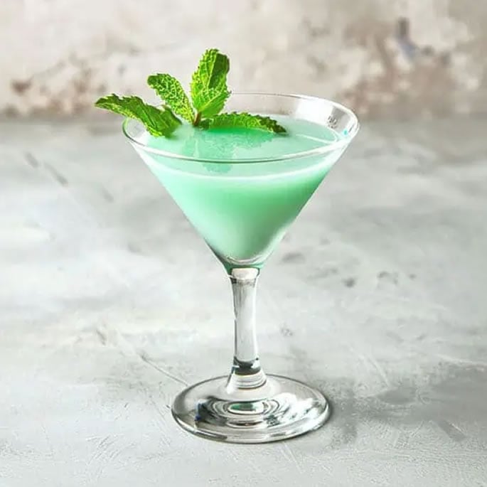 7 Halloween Cocktails to Impress Your Guests - grasshopper