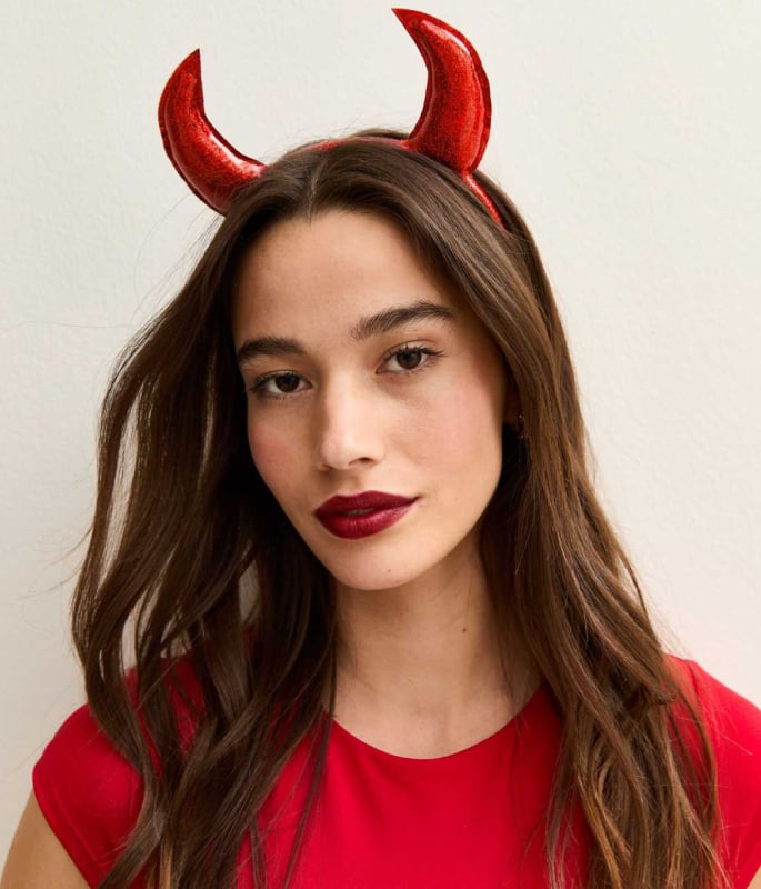 7 Must-Have Accessories for a Stylish Halloween Look 