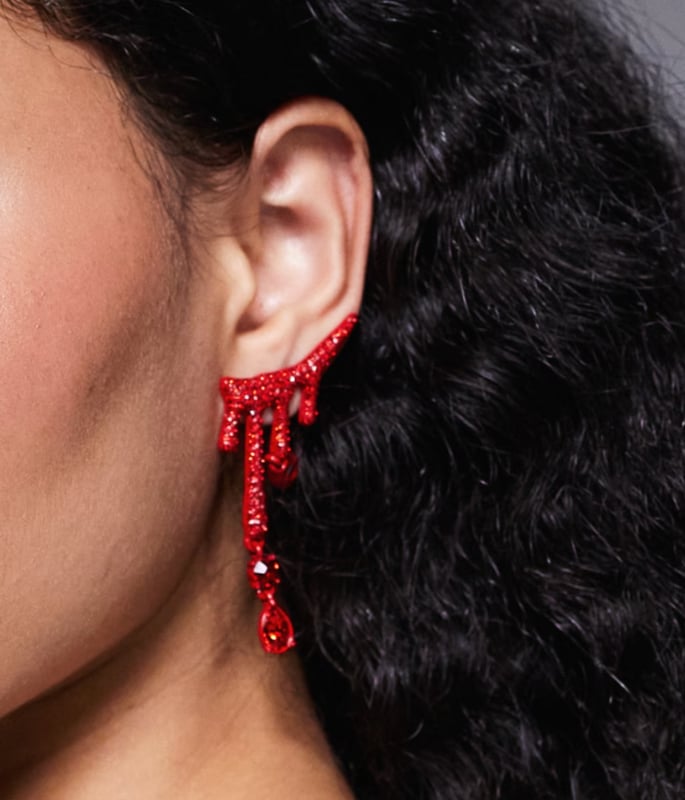 7 Must-Have Accessories for a Stylish Halloween Look 