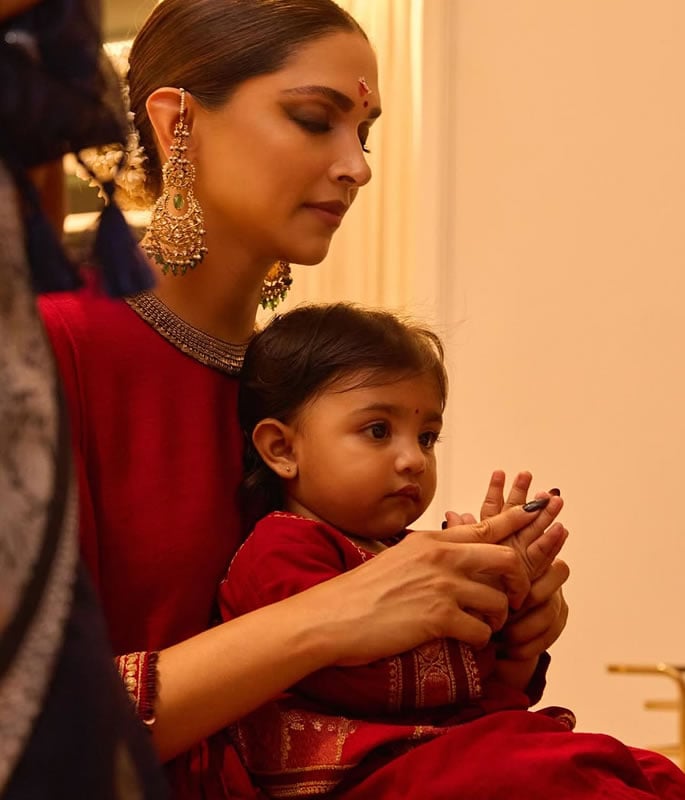 Deepika & Ranveer Introduce Dua in Heartwarming Diwali Post 4