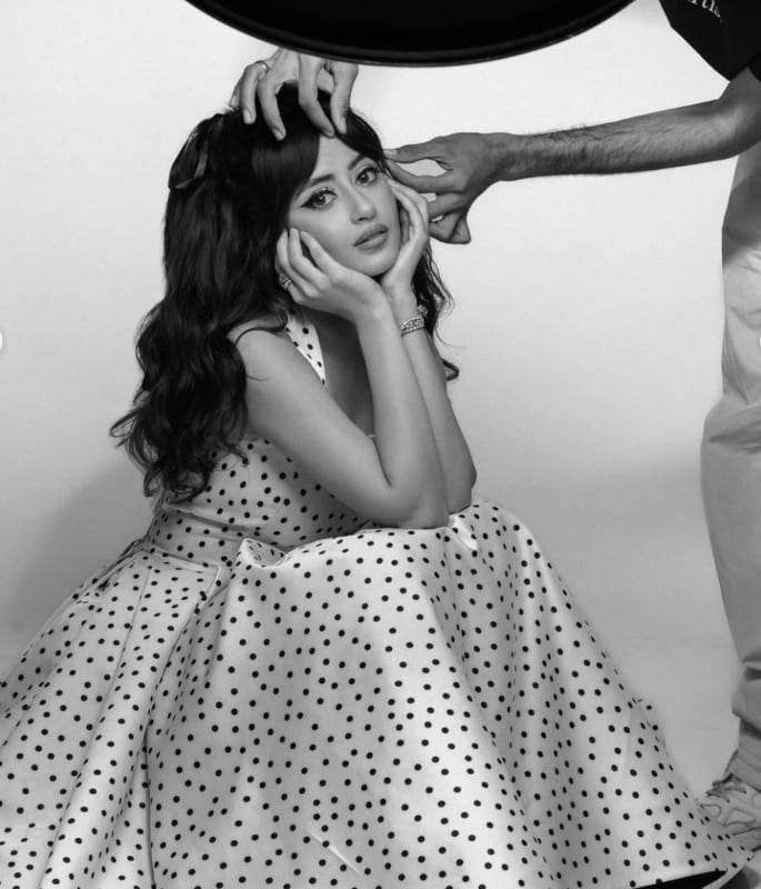Sajal Aly stuns in Vintage Hollywood-Inspired Look