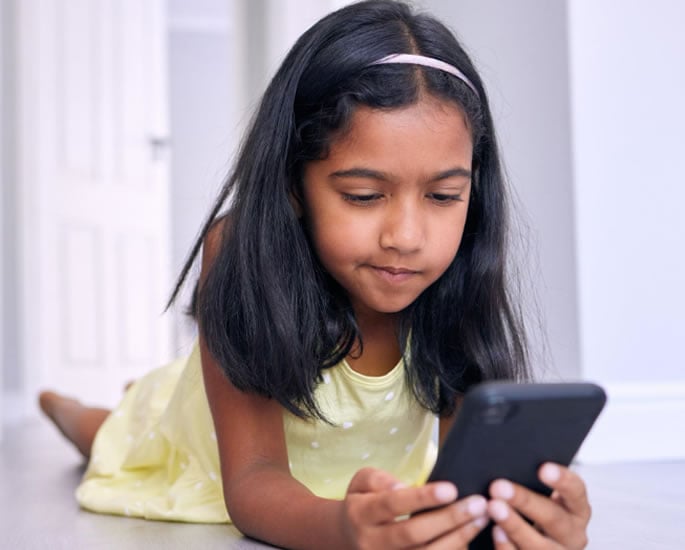 The Huge Impact of Smartphones on India's Families