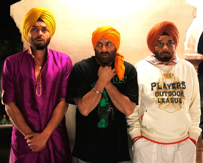 15 Iconic Dharmendra Films to Remember Him By - Yamla Pagla Deewana