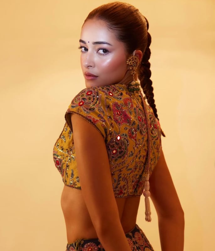 Ananya Panday stuns in Lehenga Choli at Deeya Shroff’s Mehendi 