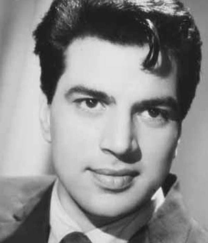 Bollywood Legend Dharmendra passes away aged 89 - 1