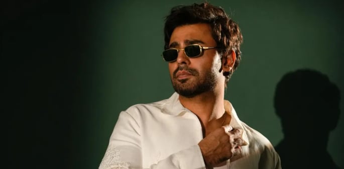 Farhan Saeed Critiques 'Tich Button' Cast and Production f