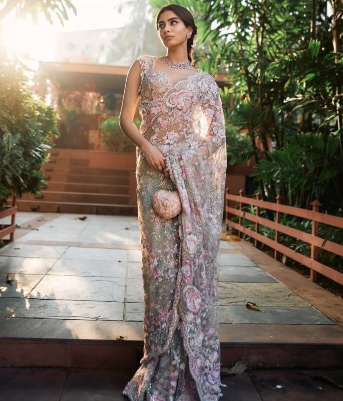 Khushi Kapoor stuns in Romantic Pastels at Wedding Celebration 1