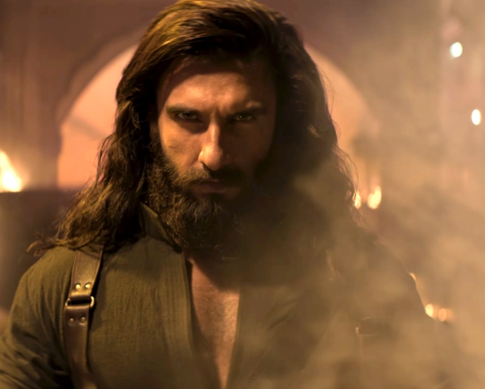 Stalwarts come Together in 'Dhurandhar' Trailer- 5