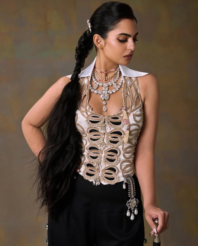 Why Anamika Khanna Remains a Pioneer in Indian Couture F