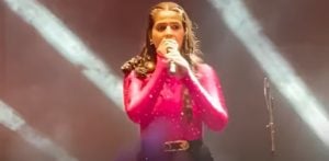 Pranjal Dahiya Calls Out Misbehaving Fan during Live Show f