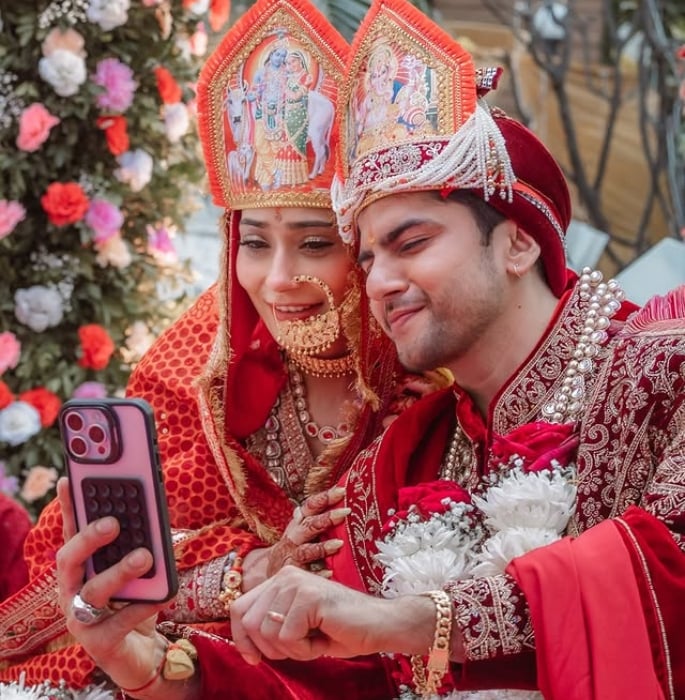 Sara Khan marries Krish Pathak in Lavish Dual Ceremony - 1