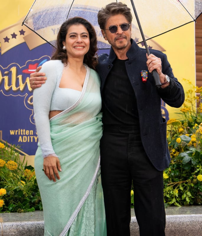 Shah Rukh Khan & Kajol unveil 'DDLJ' Bronze Statue in London 