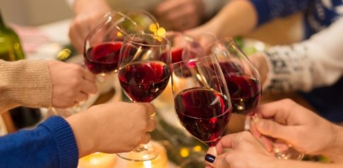 Quali bevande festive sono sorprendentemente ricche di zucchero?