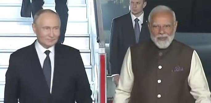 Why are Putin & Modi Meeting in Delhi f
