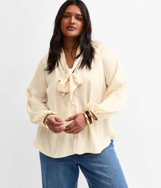 7 Workwear Staples Every Curvy Woman Needs in Her Wardrobe 