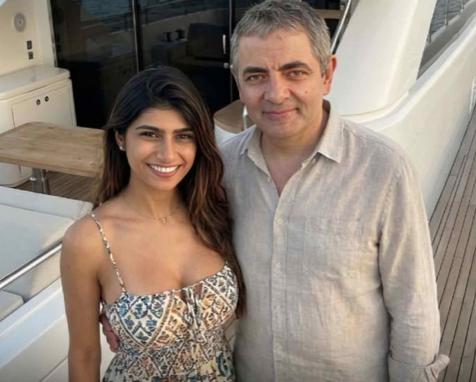 Mia Khalifa denies Rowan Atkinson Dating Rumours - 1