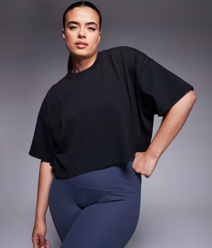 5 Modest Activewear Brands that Hold Up under Pressure 