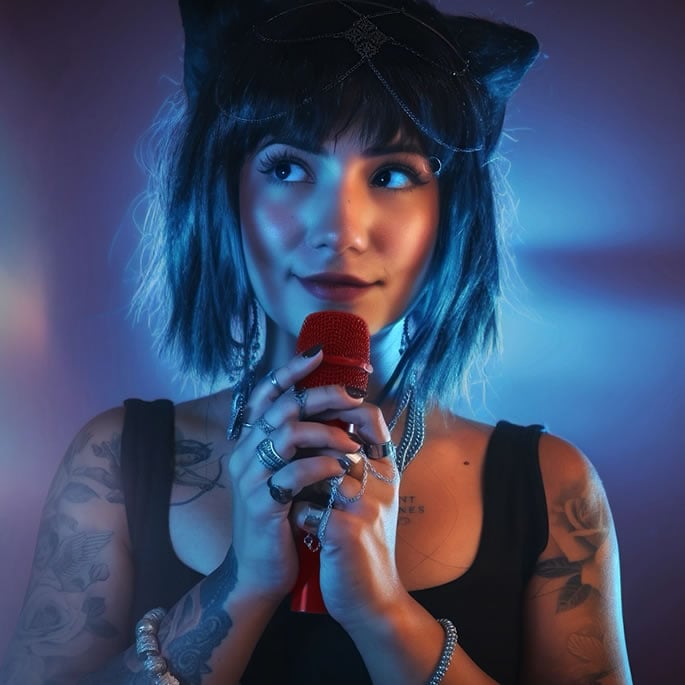 Saaniya Abbas on Comedy, 'HELLARIOUS' & embracing 'Haram Muslim' 4