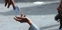 Street Begging Pays More Than a 9-5 in Pakistan f