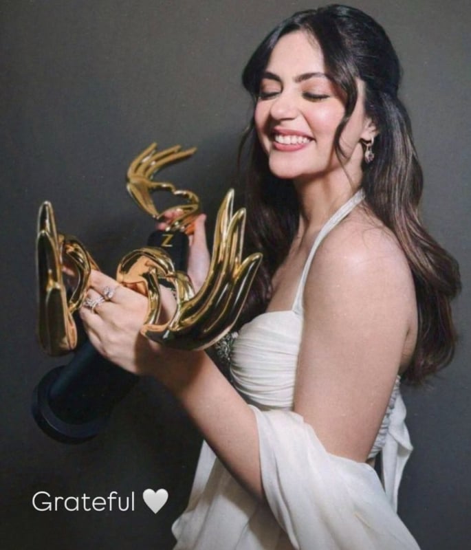 Aneet Padda’s Ivory Saree steals attention at Zee Cine Awards 2026