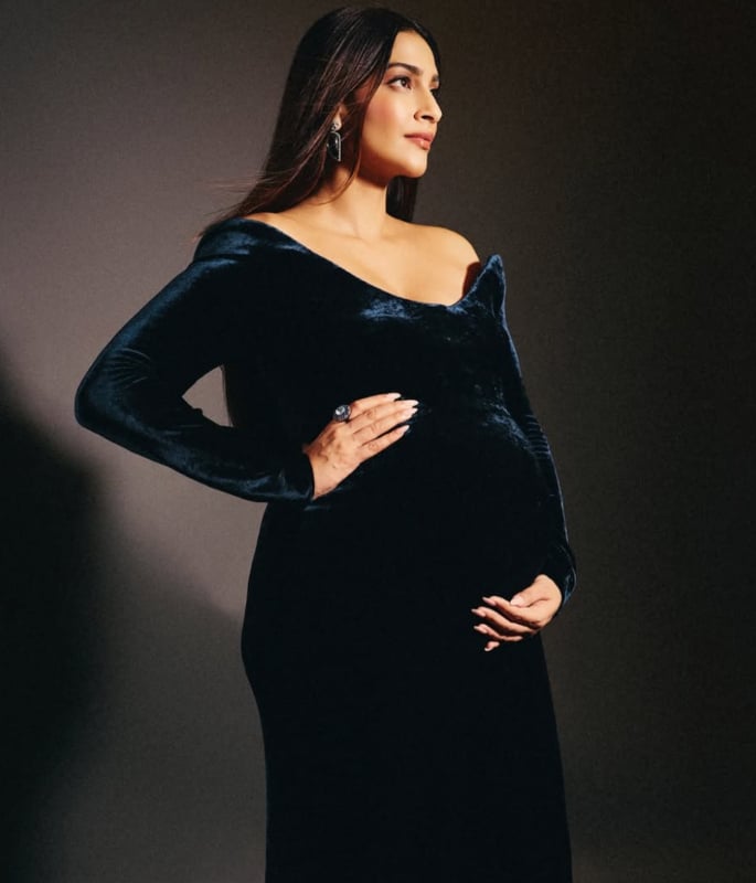 Sonam Kapoor Sparks Debate on Motherhood at 40 2