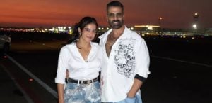 Akshay Kumar Pranks Wamiqa Gabbi in 'Bhooth Bangla' BTS f