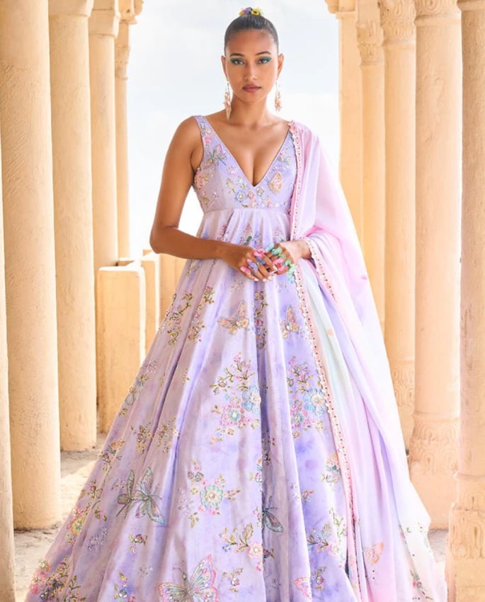 What should an Indian Bride wear to a Roka Ceremony