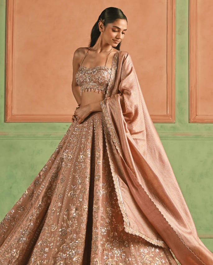 What should an Indian Bride wear to a Roka Ceremony