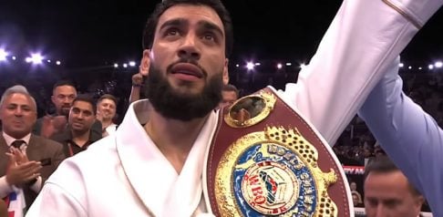 Hamzah Sheeraz wins World Title in Dominant Display f