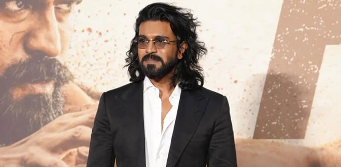 Ram Charan Suffers Injury as Fans Mob him at 'Peddi' Event f