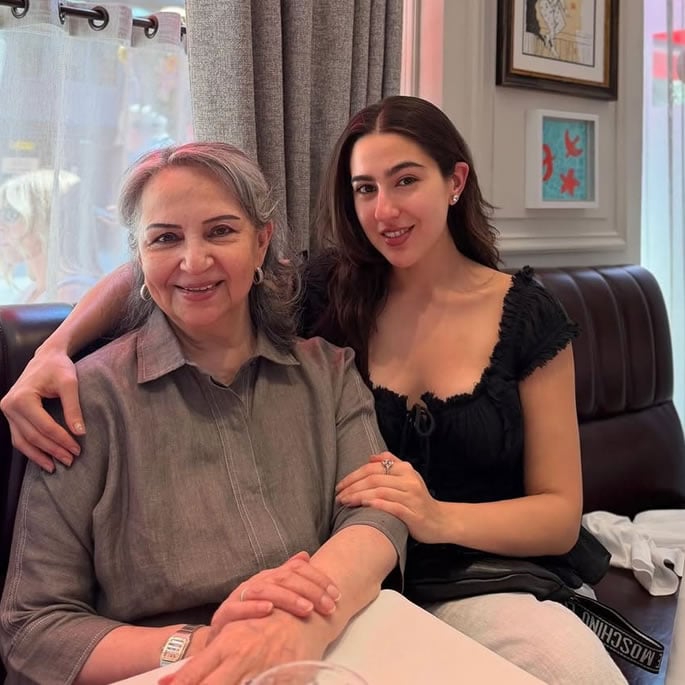 Inside Sara Ali Khan's Family-Filled London Getaway