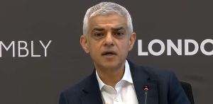 Sadiq Khan to be made a Lord by outgoing Starmer f