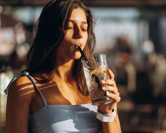Are People in Their 40s the Last Regular Drinkers