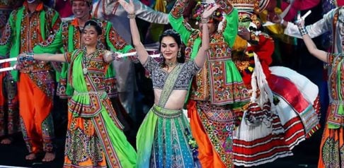 India shines at Commonwealth Games Closing Ceremony f