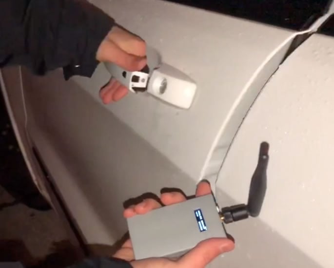 How a 'Relay Attack' is used to Steal Cars with No Key 2