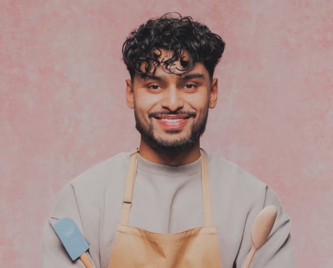 Meet Mo & Yannis from The Great British Bake Off 2026 - Mo